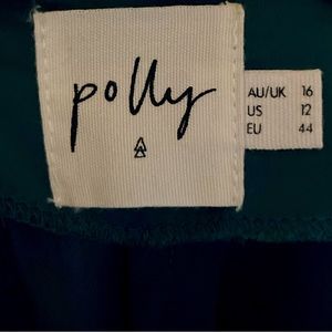 Elegant emerald green midi dress